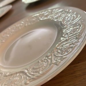 VINTAGE 4 Wedgewood Dinner Plates
